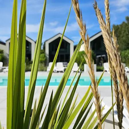Nova - Dom Nad Morzem, Podgrzewany Basen,sauna, Balia Z Jacuzzi , Starlink Apartmán