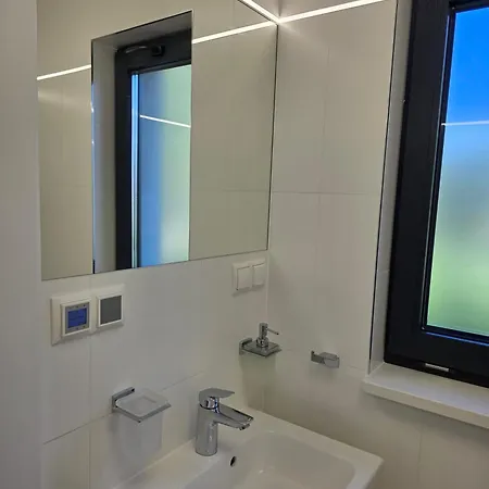 Apartmán Nova - Dom Nad Morzem, Podgrzewany Basen,sauna, Balia Z Jacuzzi , Starlink Ulinia